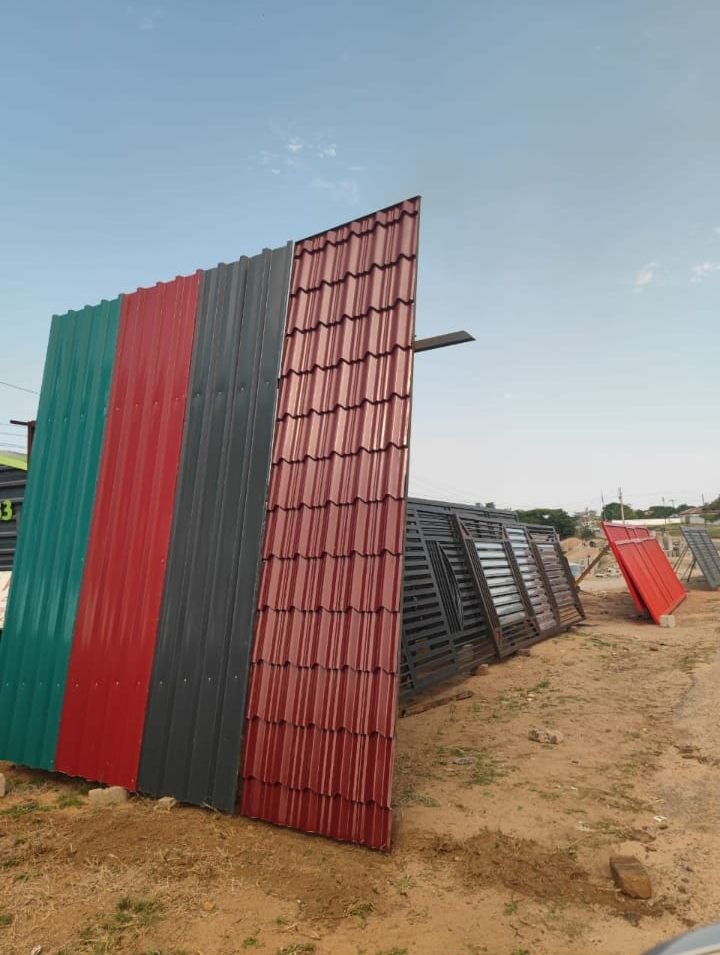 IBR and tile roofing sheets in several colours